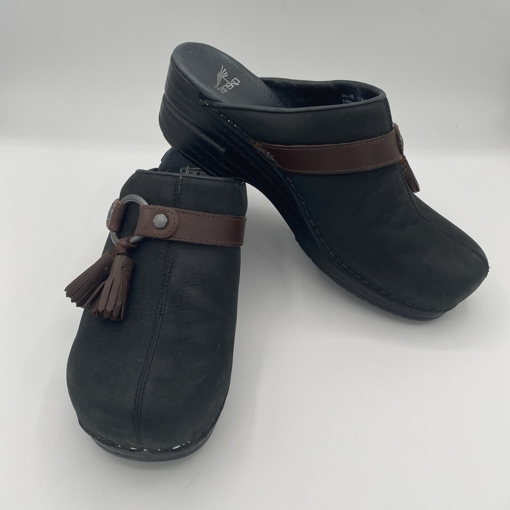 Dansko Clogs Womens 40 (8.5 US) Black Leather Brown Tassel Slip On Comfort Shoes